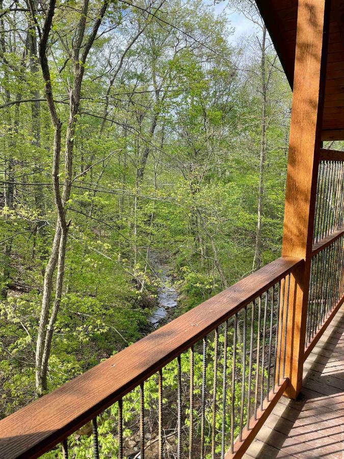 Cricket Hill Treehouse B By Amish Country Lodging Миллерсберг Экстерьер фото