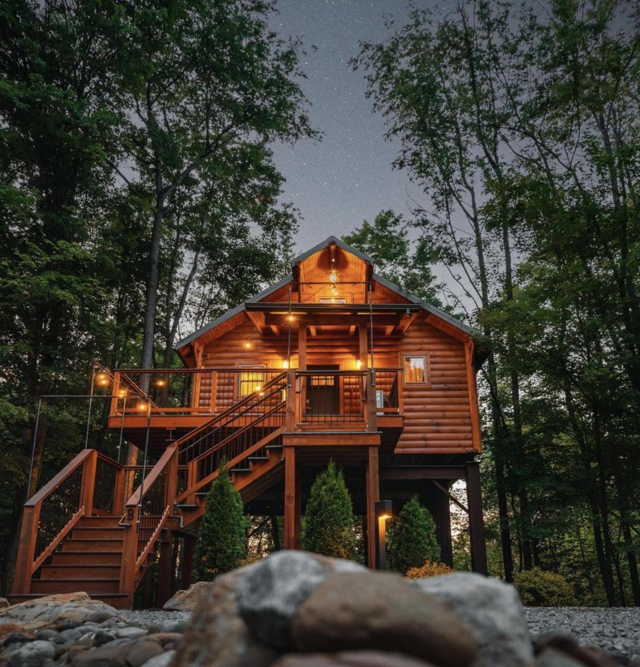 Cricket Hill Treehouse B By Amish Country Lodging Миллерсберг Экстерьер фото